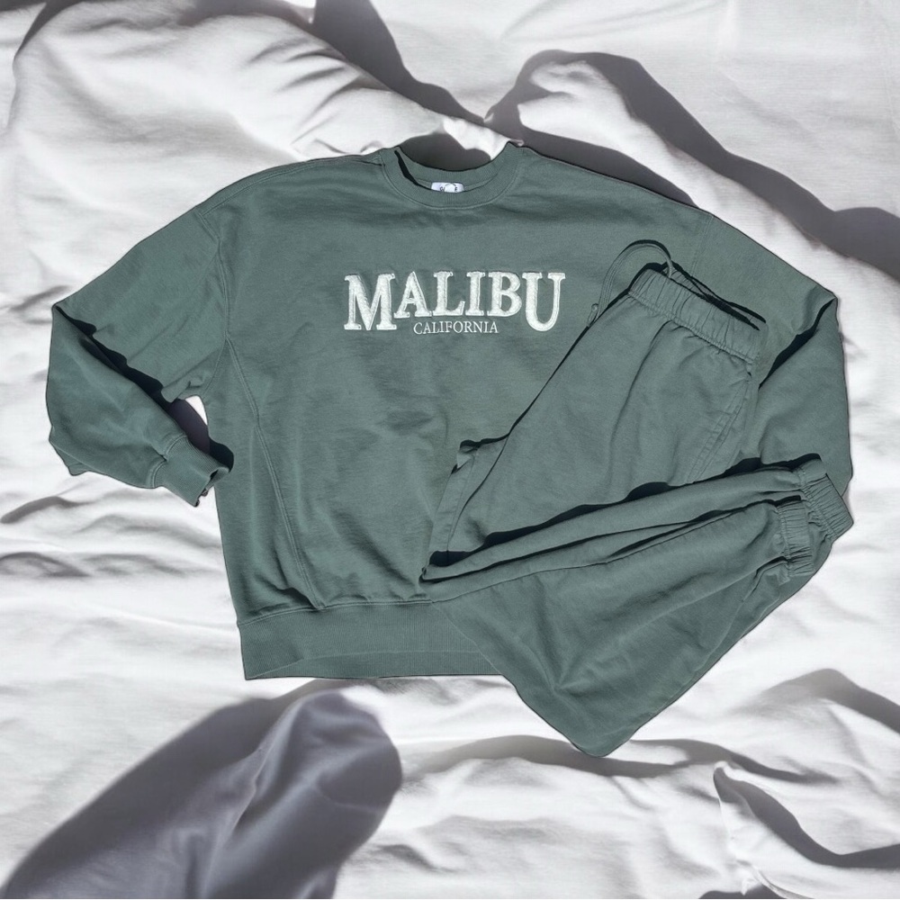 GARAGE | 2-Piece Oversized Crewneck Sweatshirt & Easy Jogger Pant Set Green​